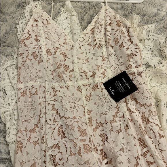 White with beige underlay Lulu’s dress NWT size large - Picture 2 of 5